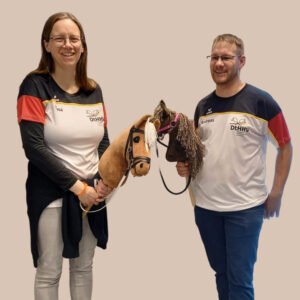 Mehr über den Artikel erfahren Hobby Horsing Patchwork – Wenn Liebe, Familie und ein Sport alles verändern