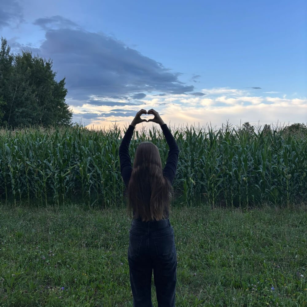 Mehr über den Artikel erfahren Melina – die große Patchwork-Sister 🎧📸💛