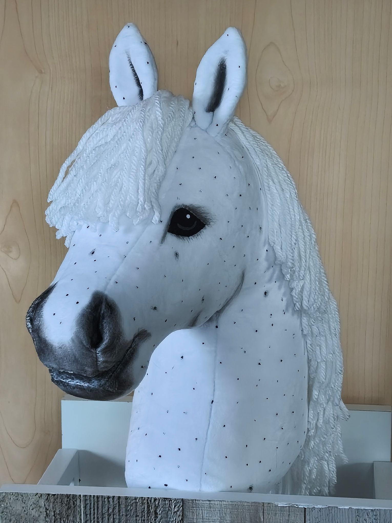 Fliegenschimmel Hobby Horse mit dezentem Muster
